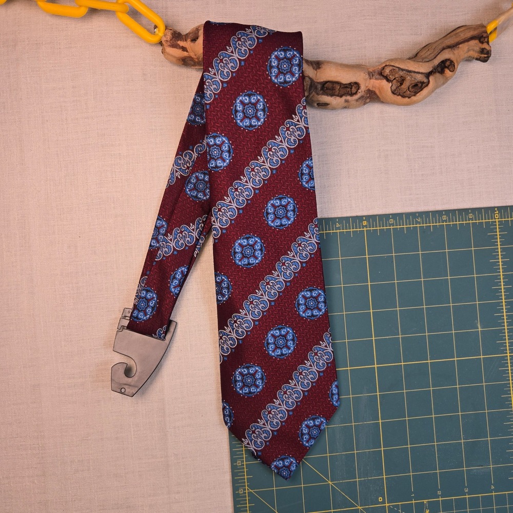 VTG Jackson's Medallion Paisley Necktie Silk 59x4 1/4" Mens Red Blue 1980s EUC